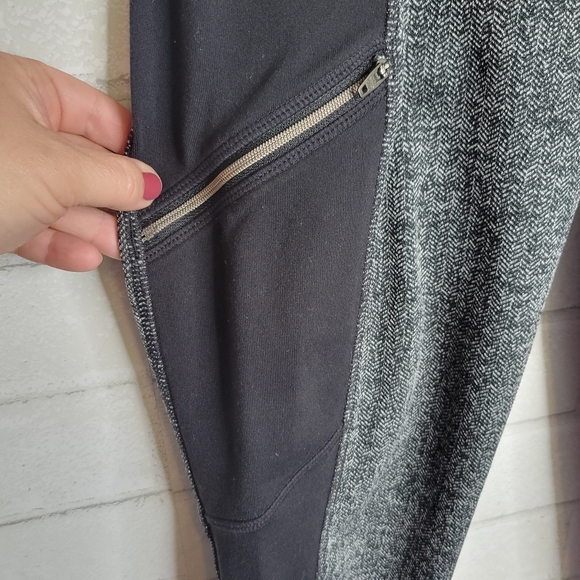 Athleta Black Heathered Gray Active Leggings - Picture 2 of 6
